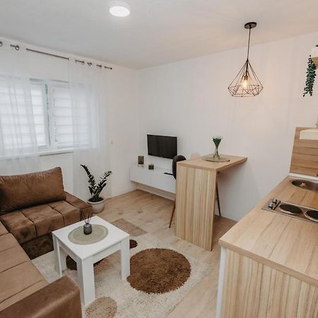 Stan Na Dan Flora Nevesinje Apartment Bagian luar foto